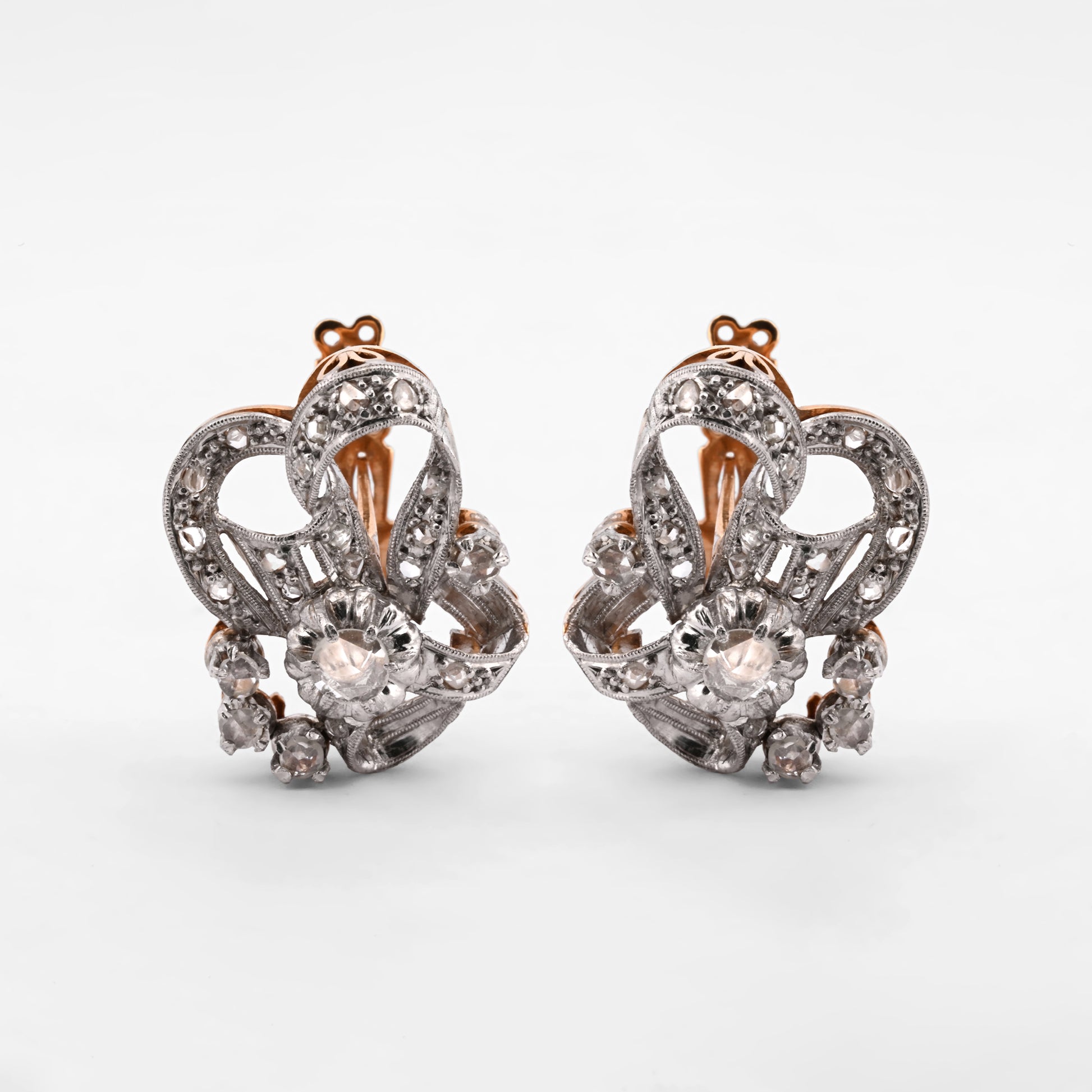 Comprar pendientes vintage de oro amarillo de 18kt con diamantes talla antigua engastados en platino. Joyas vintage de oro y platino de segunda mano. Ian'Or.