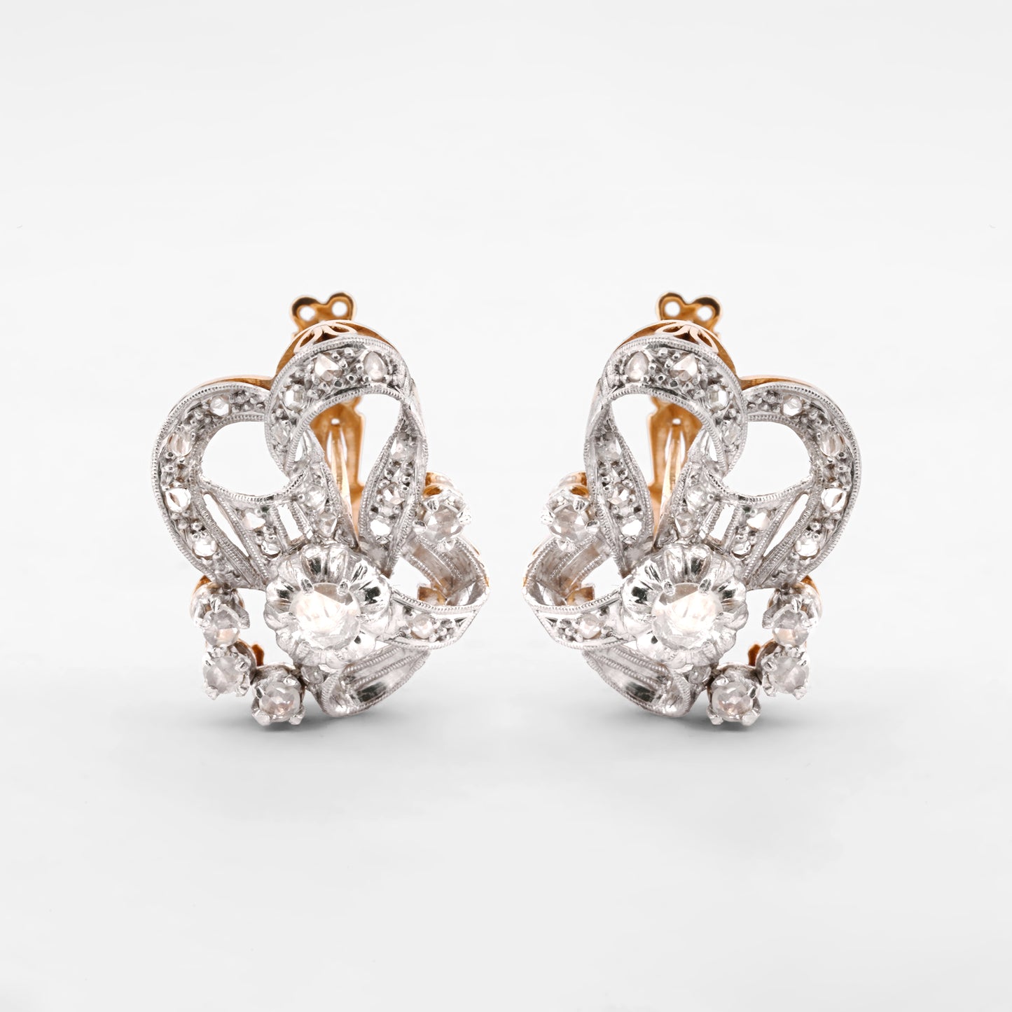 Comprar pendientes vintage de oro amarillo de 18kt con diamantes talla antigua engastados en platino. Joyas vintage de oro y platino de segunda mano. Ian'Or.