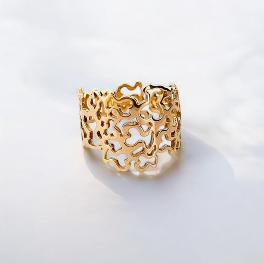 Anillo original de TOUS realizado en oro amarillo de 18kt modelo Milosos con el icónico relieve de los Ositos de Tous. Joyas de Tous de oro baratas en Bcn.