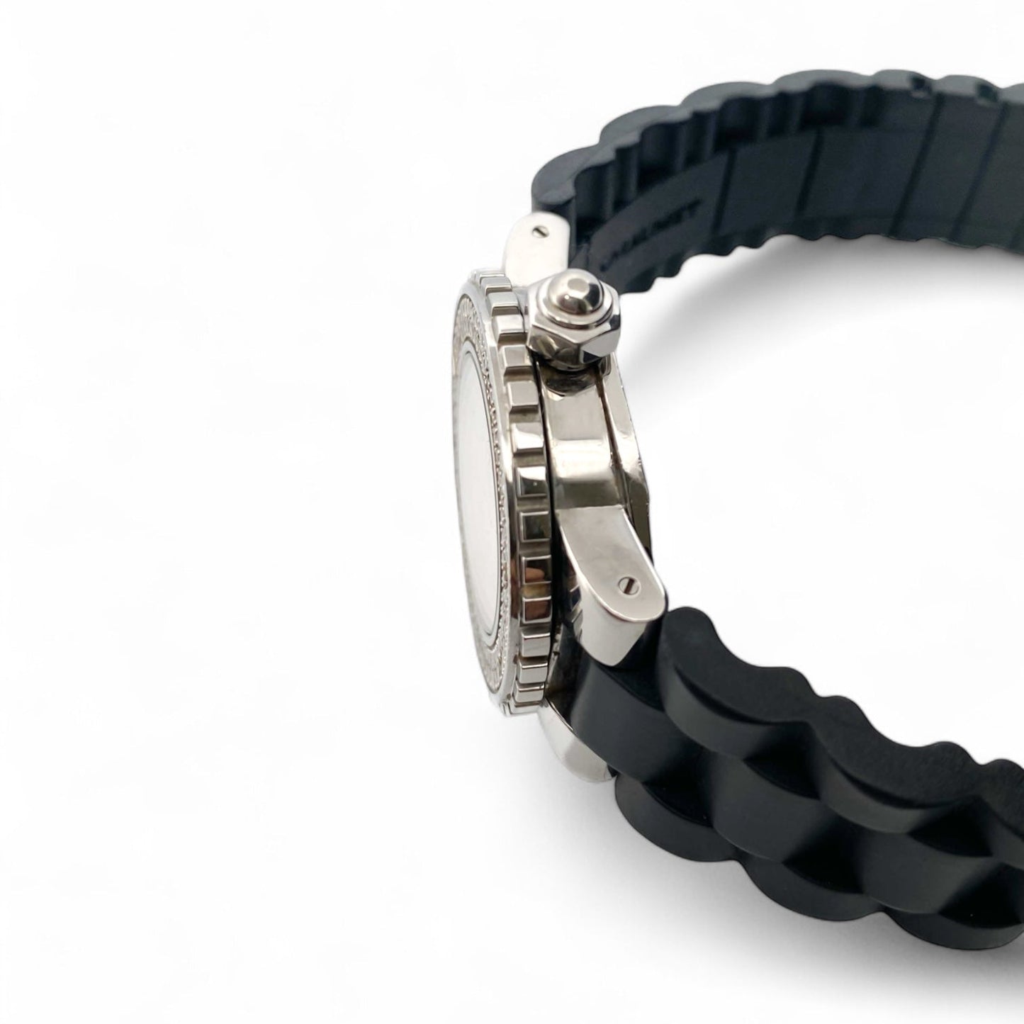 Comprar reloj automático de Mujer en caucho negro y acero inoxidable con pave de diamantes en la esfera. Joyas de segunda mano y restauradas en Barcelona.
