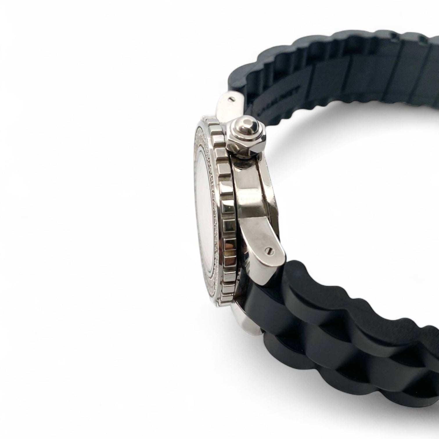 Comprar reloj automático de Mujer en caucho negro y acero inoxidable con pave de diamantes en la esfera. Joyas de segunda mano y restauradas en Barcelona.
