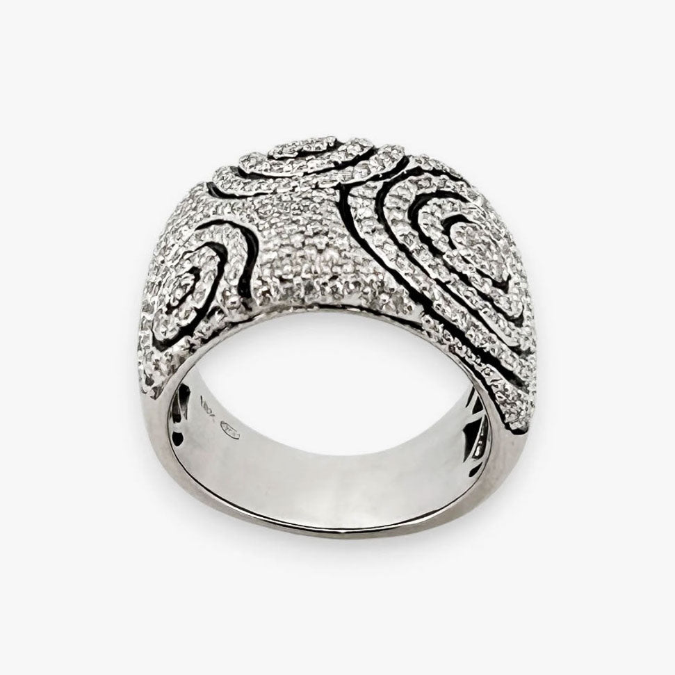 Comprar anillo ancho de oro blanco de 18kt con pavé de diamantes en la parte central.  Joyería de segunda mano en Barcelona. Envío gratis. Joyería Ian'Or.