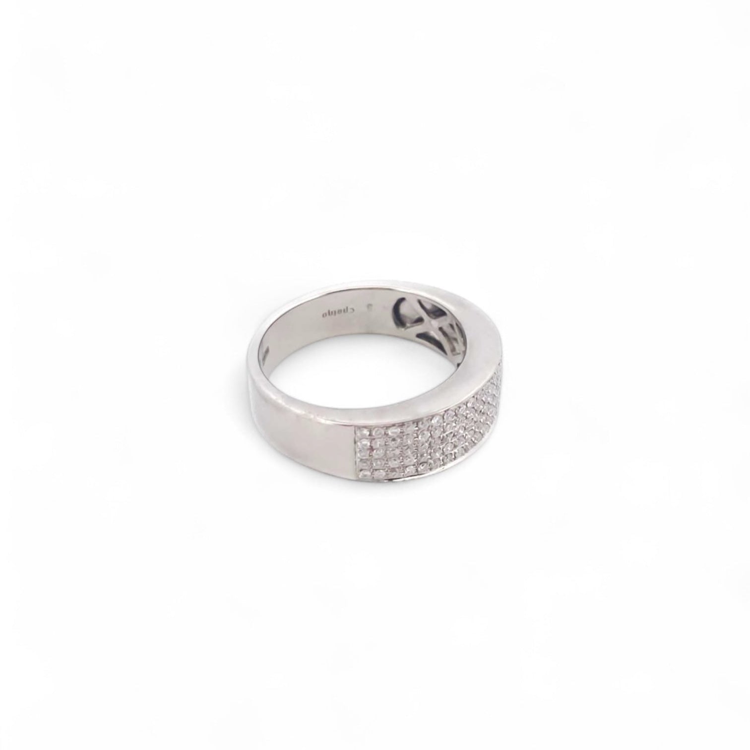 Comprar anillo realizado en oro blanco de 18kt con pavé de diamantes talla brillante. Joyas de segunda mano restauradas. Joyería Ian'Or. Envío gratis.