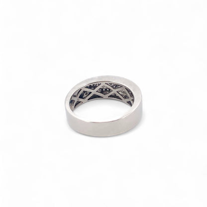 Comprar anillo realizado en oro blanco de 18kt con pavé de diamantes talla brillante. Joyas de segunda mano restauradas. Joyería Ian'Or. Envío gratis.