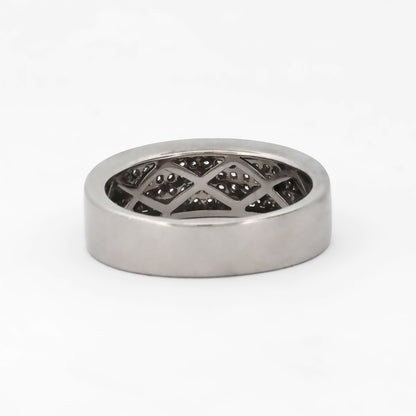 Comprar anillo realizado en oro blanco de 18kt con pavé de diamantes talla brillante. Joyas de segunda mano restauradas. Joyería Ian'Or. Envío gratis.