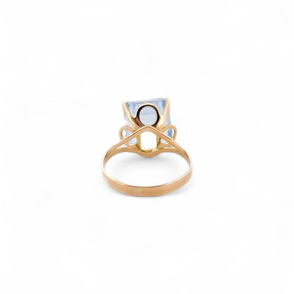 Comprar anillo de oro amarillo de 18kt con topacio talla baguette engastado en 4 grapas. Joyas restauradas. Joyas de segunda mano. Joyería Ian'Or.