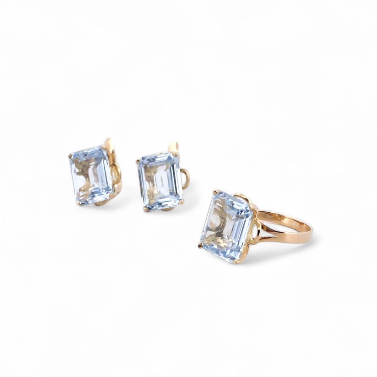 Comprar anillo de oro amarillo de 18kt con topacio talla baguette engastado en 4 grapas. Joyas restauradas. Joyas de segunda mano. Joyería Ian'Or.