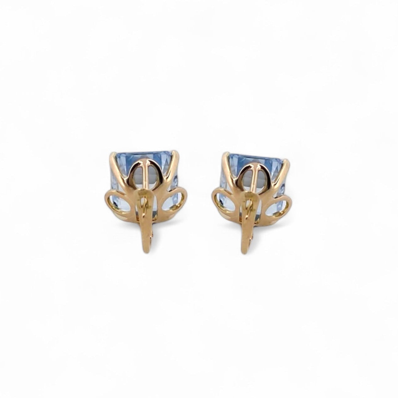 Comprar pendientes realizados en oro amarillo de 18kt con un topacio talla baguette en cada pendiente y cierre catalán. Joyas restauradas. Joyería Ian'Or.