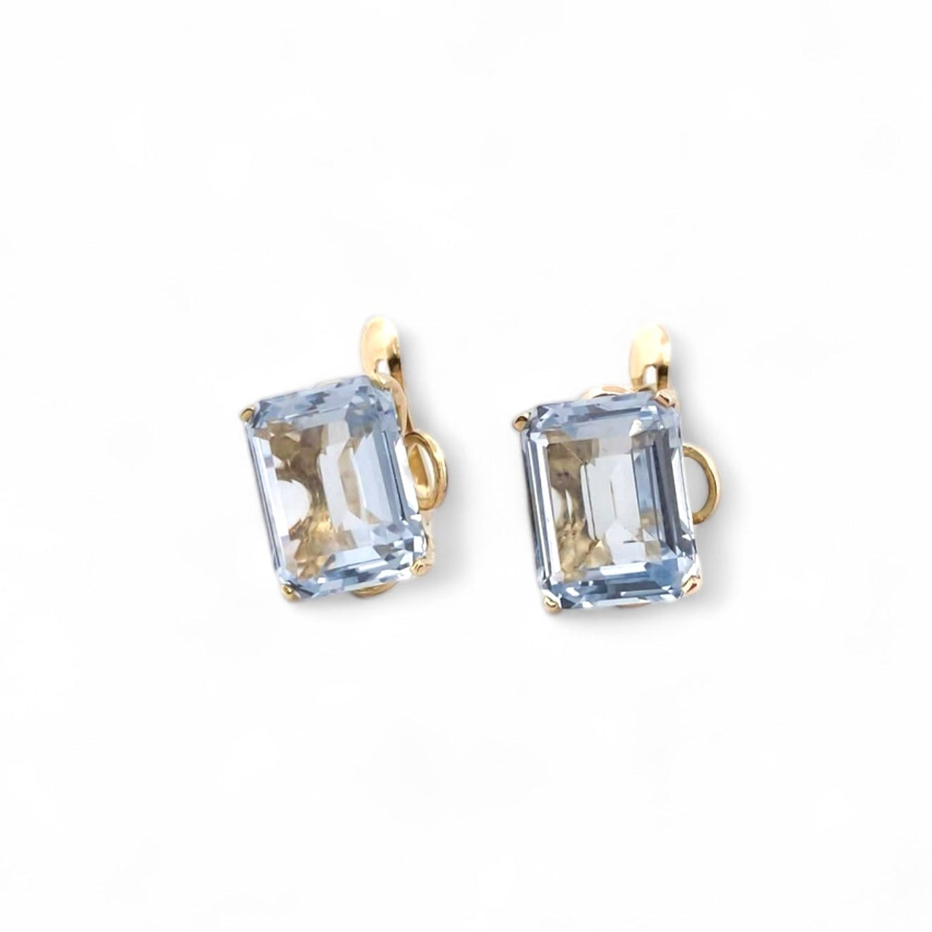 Comprar pendientes realizados en oro amarillo de 18kt con un topacio talla baguette en cada pendiente y cierre catalán. Joyas restauradas. Joyería Ian'Or.
