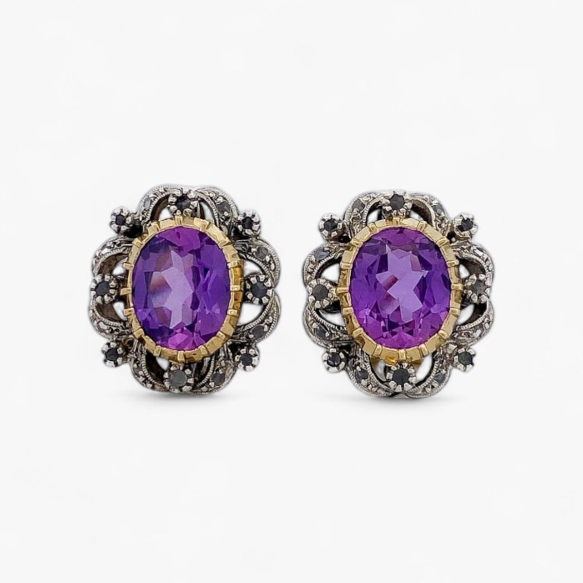 Pendientes vintage de oro amarillo de 18kt con rosetón de amatista talla oval engastada en oro amarillo y orla piedras engastadas en plata de Ley. Joyas antiguas mejor precio