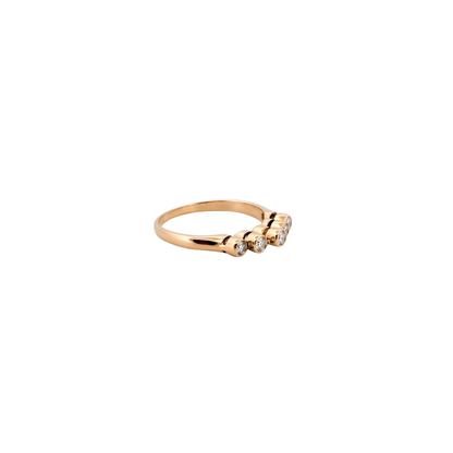 Comprar sortija de oro amarillo de 18kt con carril de 5 diamantes talla brillantes de 0,04ct cada uno y 0,20ct en total. Joyería Ian'Or. Envío gratuito.