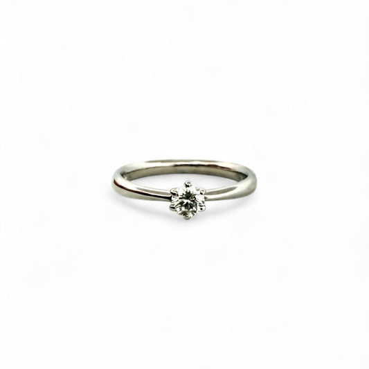Comprar solitario de la firma RABAT en oro blanco de 18kt de la colección RABAT Rose. Joyas acondicionadas. Joyas Rabat. Joyería Ian'Or. Envío GRATIS.