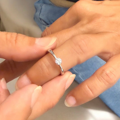 Comprar solitario de la firma RABAT en oro blanco de 18kt de la colección RABAT Rose. Joyas acondicionadas. Joyas Rabat. Joyería Ian'Or. Envío GRATIS.