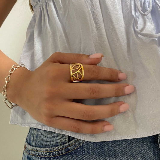 Comprar anillo calado original de TOUS realizado en oro amarillo de 18kt. Joyas de Tous de oro baratas en Barcelona. Joyería Ian'Or. Envío GRATIS.

