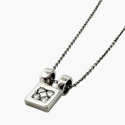 Comprar collar de oro blanco de 18kt con cadena y colgante con 4 brillantes. Cierre tipo reasa. Joyería Ian'Or. Joyas listas para una segunda vida.