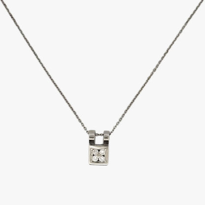 Comprar collar de oro blanco de 18kt con cadena y colgante con 4 brillantes. Cierre tipo reasa. Joyería Ian'Or. Joyas listas para una segunda vida.