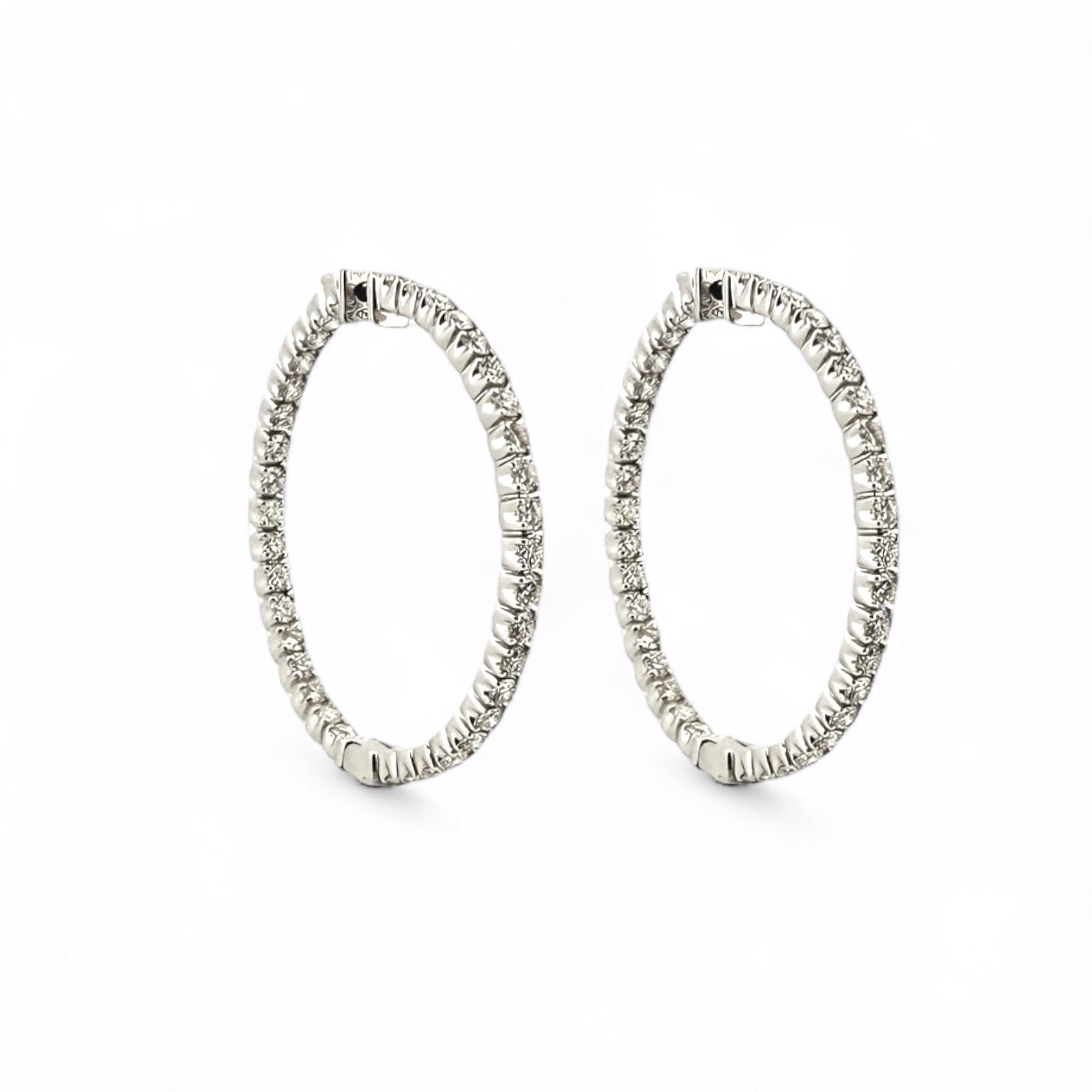 Comprar pendientes de aro realizados en oro blanco de 2,7cm de diámetro interior y cierre por presión. Joyas de segunda mano. Envío gratis. Ian'Or.