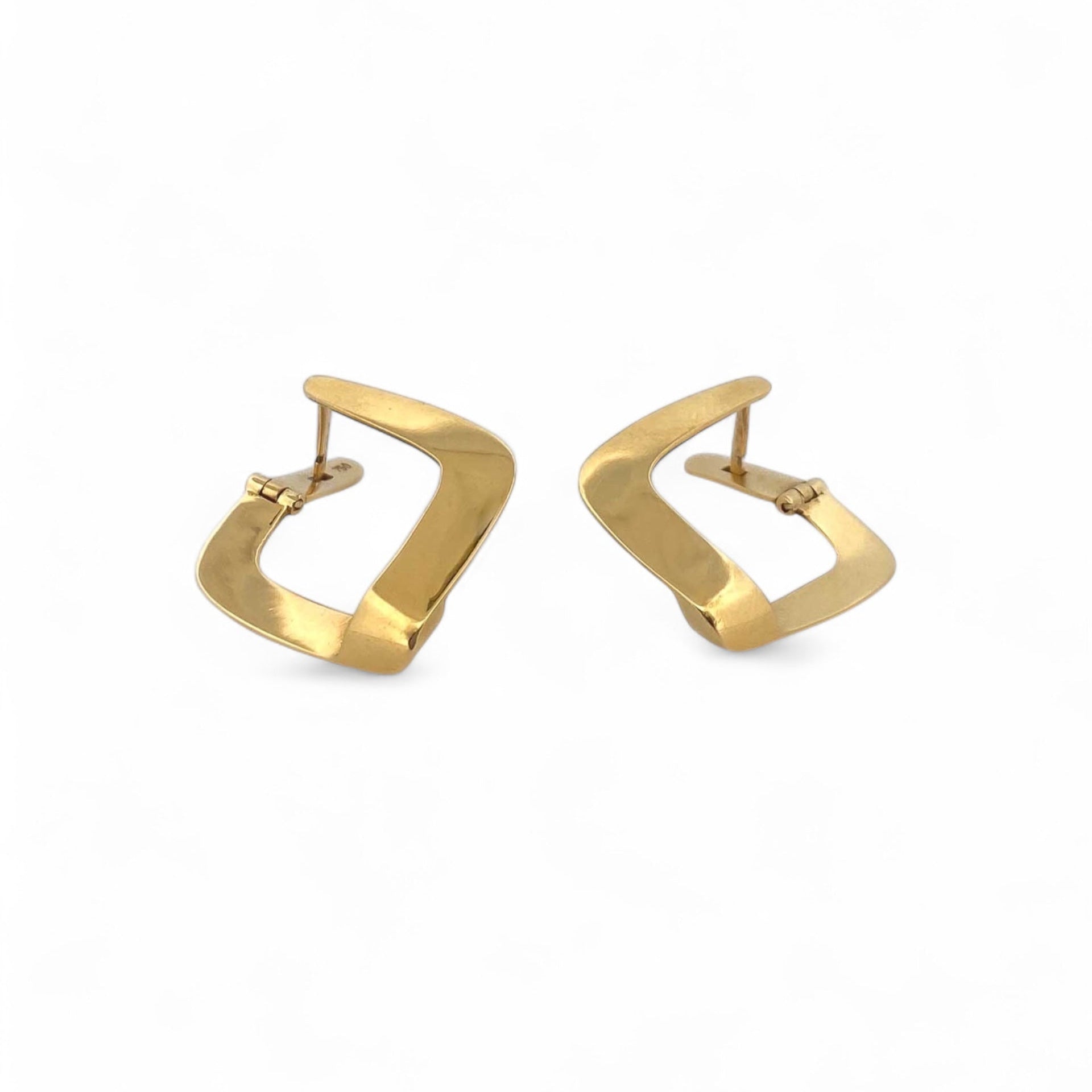 Comprar pendientes cuadrados realizados en oro amarillo de 18kt. Cierre catalán. Joyas acondicionadas. Joyería Ian'Or. Envío GRATIS.