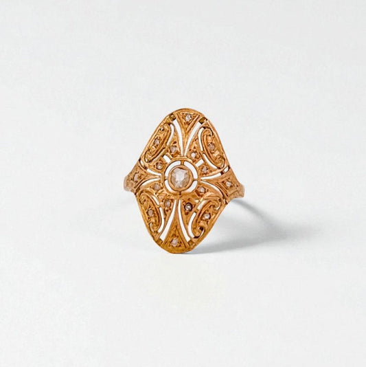 Comprar sortija vintage tipo lanzadera alargado realizada en oro amarillo de 18kt y 17 diamantes talla antigua. Joyas vintage. Joyería Ian'Or. Envío GRATIS.

