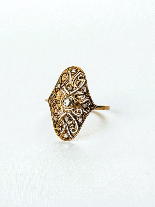 Comprar sortija vintage tipo lanzadera alargado realizada en oro amarillo de 18kt y 15 diamantes talla antigua. Joyas vintage. Joyería Ian'Or. Envío GRATIS.