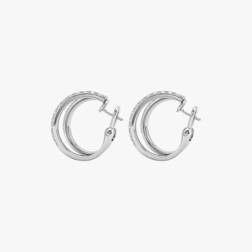Comprar pendientes de aro dobles realizados en oro blanco de 18kt con diamantes talla brillante. Cierre tipo Omega. Joyas de segunda mano. Envío gratis. Ian'Or.