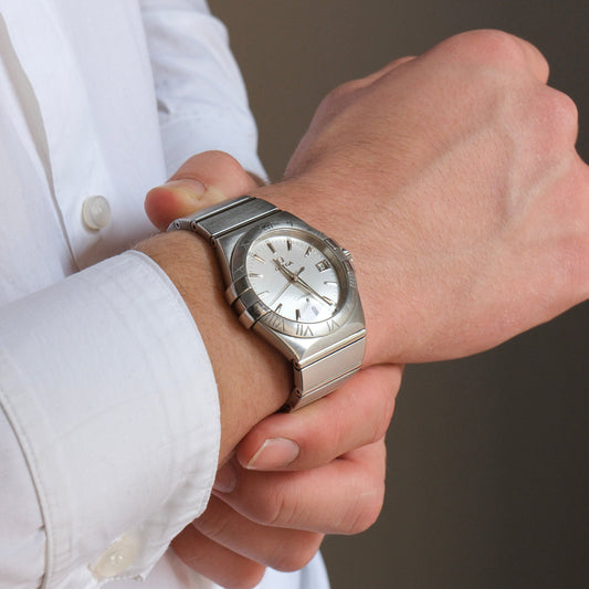 Comprar clásico reloj vintage Omega Constellation con esfera de 34mm. Realizado en acero. Relojes Omega de segunda mano baratos en Bcn. Joyería Ian'Or.
