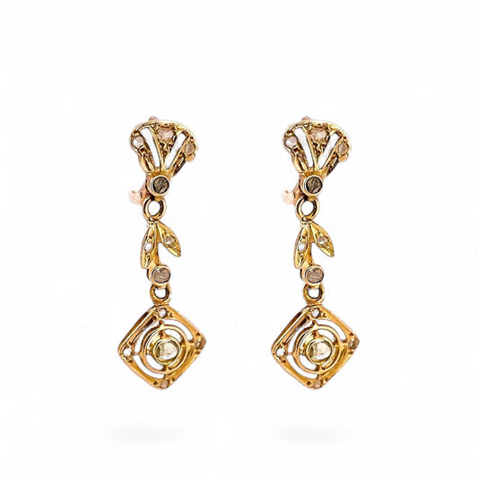 Comprar pendientes largos vintage en oro amarillo de 18kt con 12 diamantes en cada pendiente. Cierre catalán. Joyas vintage. Joyería Ian'Or. Envío GRATIS.

