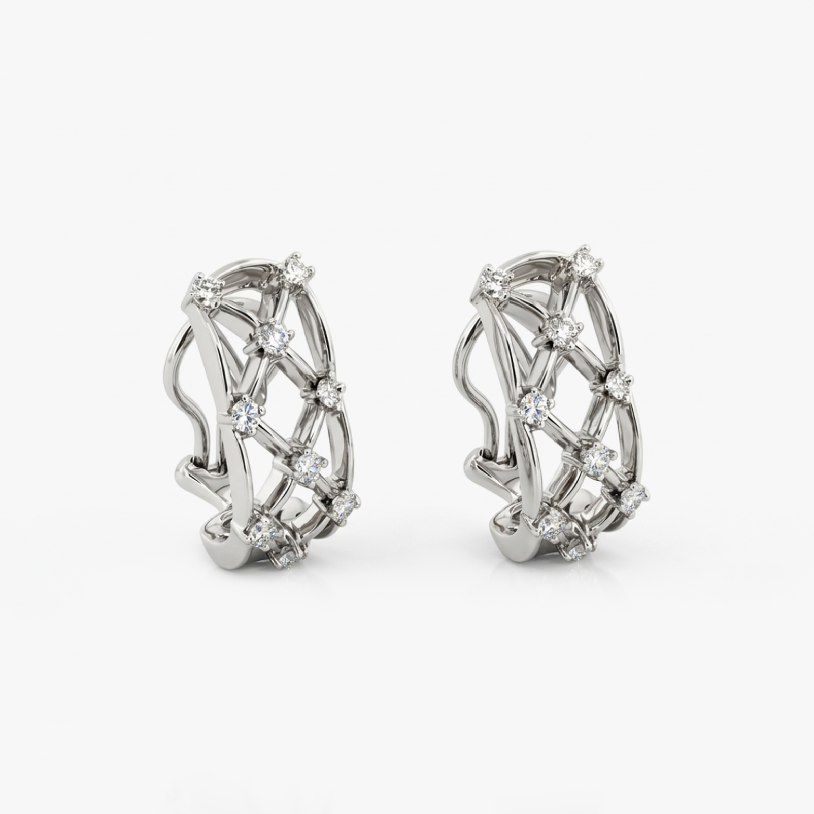 Comprar pendientes tipo red realizadas en oro blanco de 18kt con diamantes talla brillante. Joyas de segunda mano. Envío gratis. Joyería Ian'Or. Envío GRATIS.