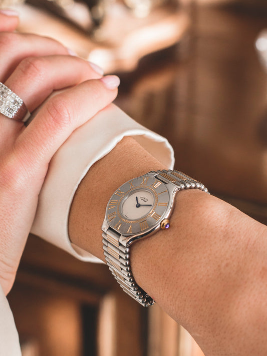 Reloj original Cartier modelo Must 21 realizado en acero y chapado en oro 18kt movimiento cuarzo.
Relojes Cartier de segunda mano baratos en Barcelona. 