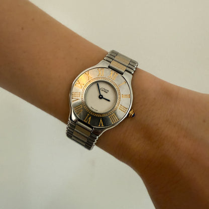Reloj original Cartier modelo Must 21 realizado en acero y chapado en oro 18kt movimiento cuarzo.
Relojes Cartier de segunda mano baratos en Barcelona. 