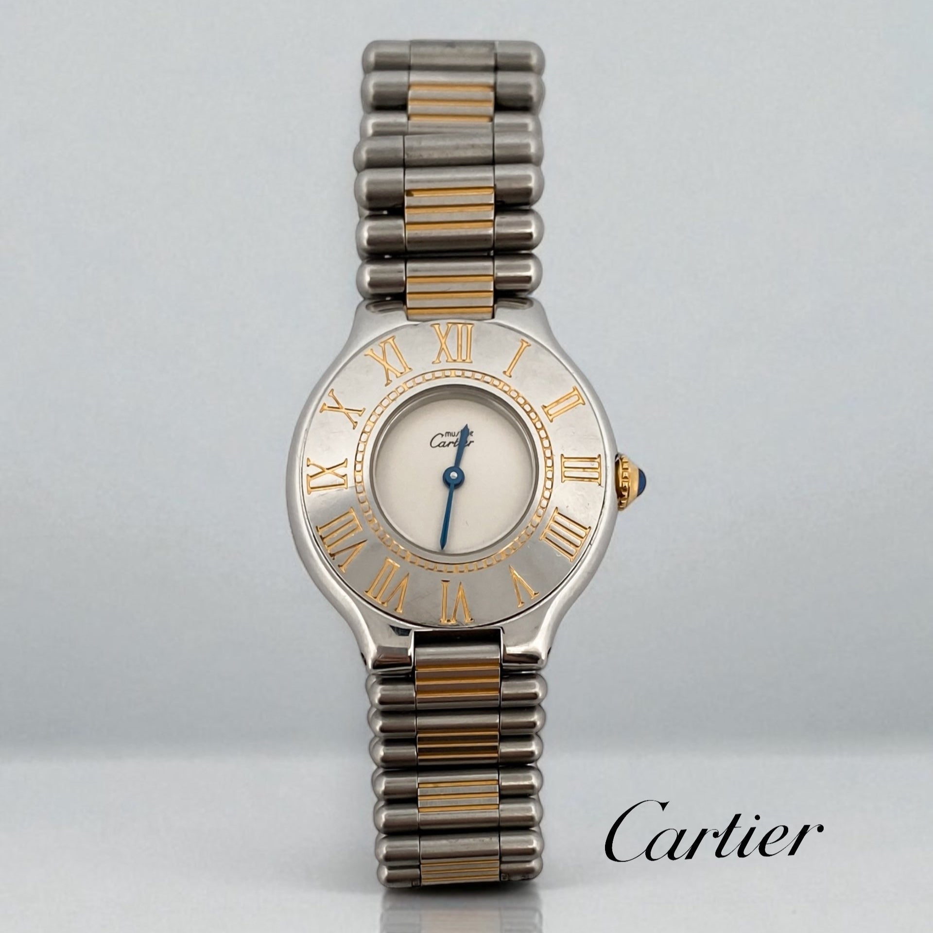 Reloj original Cartier modelo Must 21 realizado en acero y chapado en oro 18kt movimiento cuarzo.
Relojes Cartier de segunda mano baratos en Barcelona. 