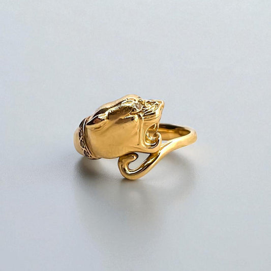 Comprar sortija de pantera realizada en oro amarillo de 18kt con 7 diamantes talla brillante. Joyería compro oro Ian'Or. Anillo pantera. Envío GRATIS.