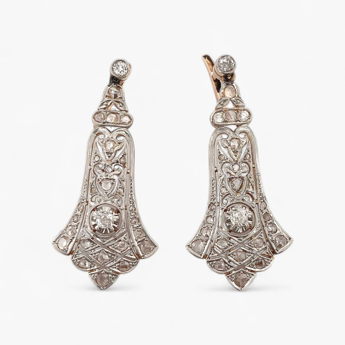 Comprar pendientes largos vintage de oro amarillo de 18kt con diamantes talla antigua engastados en platino. Cierre catalán. Joyería Ian'Or. Envío GRATIS.