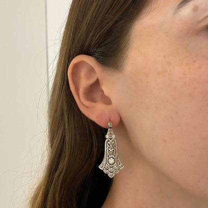 Comprar pendientes largos vintage de oro amarillo de 18kt con diamantes talla antigua engastados en platino. Cierre catalán. Joyería Ian'Or. Envío GRATIS.