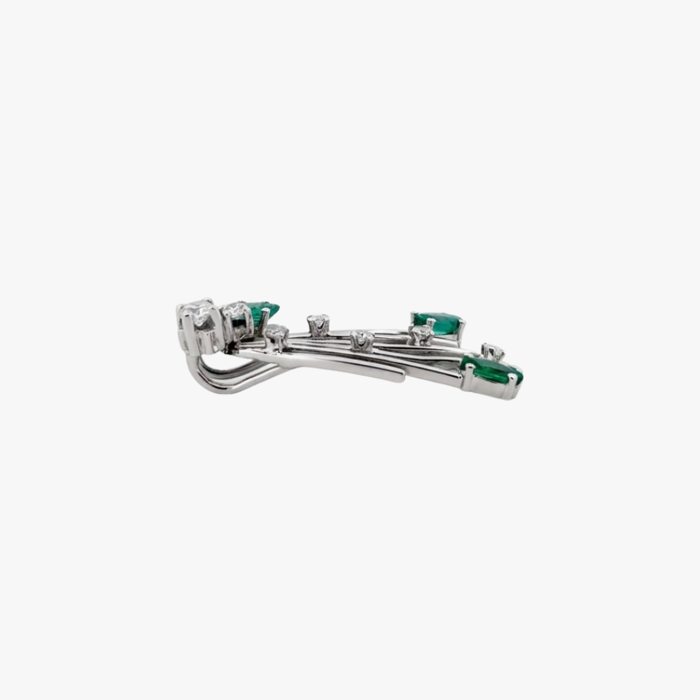 Comprar colgante antiguo de oro blanco 18kt con brillante central engastado en grapas, 6 diamantes a lo largo del abanico y 3 esmeraldas talla marquise.