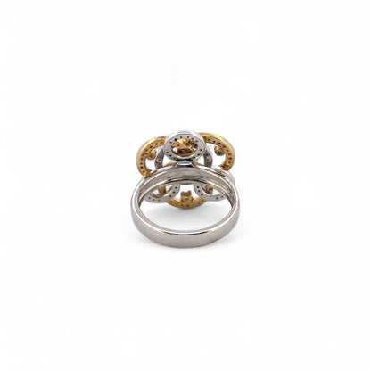 Comprar sortija en forma de flor realizada en oro blanco y amarillo de 18kt con diamantes. Joyería compro oro Ian'Or. Joyas acondicionadas. Envío GRATIS.

