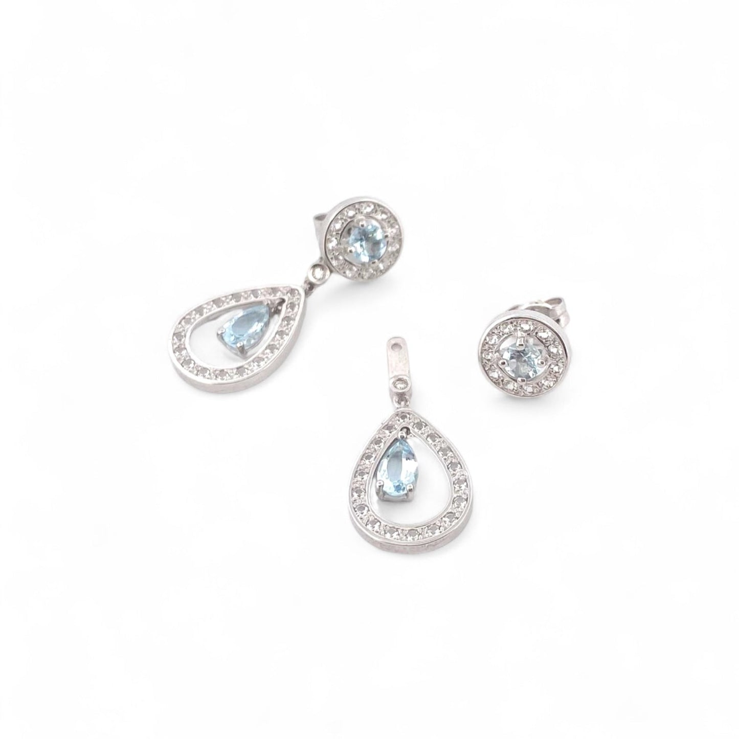 Comprar pendientes largos de oro blanco de 18kt con diamantes talla brillante y aguas marinas. Joyas con aguamarinas. Joyería Ian'Or. Envío GRATIS.

