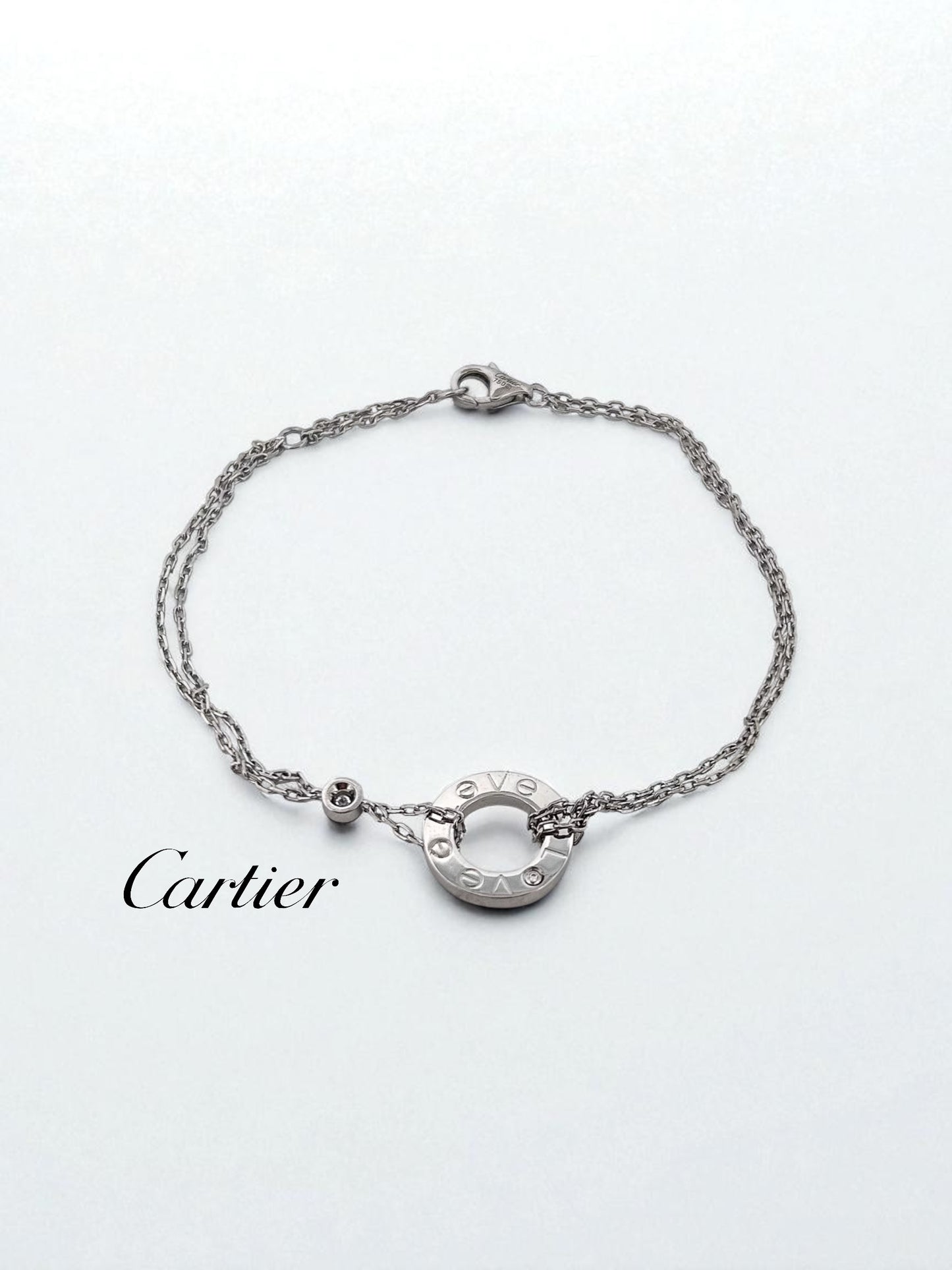 Pulsera de la prestigiosa firma Cartier realizada en oro blanco de 18kt. De la colección Cartier LOVE. Joyas Cartier al mejor precio certificada