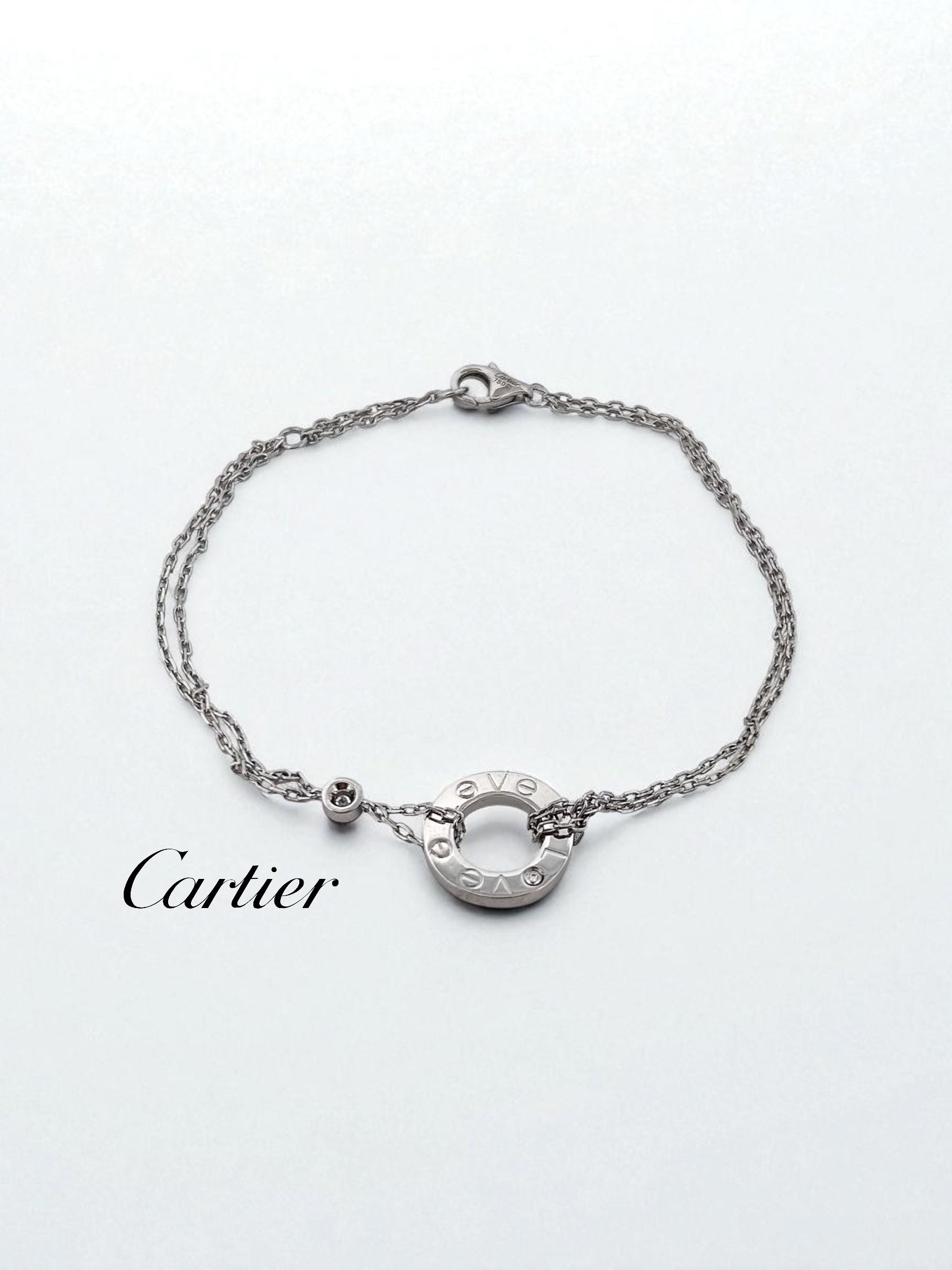 Pulsera de la prestigiosa firma Cartier realizada en oro blanco de 18kt. De la colección Cartier LOVE. Joyas Cartier al mejor precio certificada