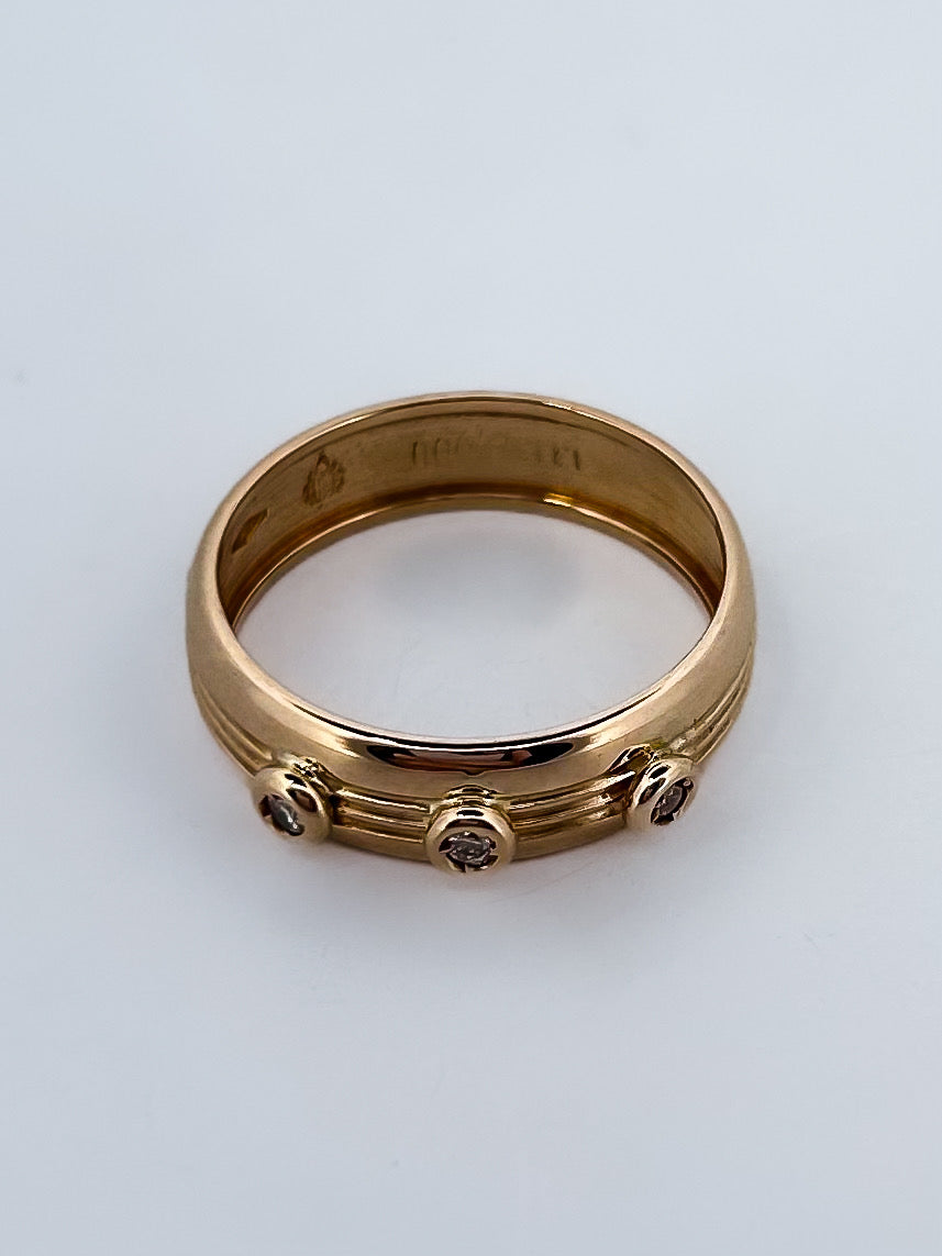 Comprar anillo de la fidelidad realizado en Oro amarillo de 18kt con 3 diamantes talla brillante. Anillo fidelidad oro y diamantes con certificado.

