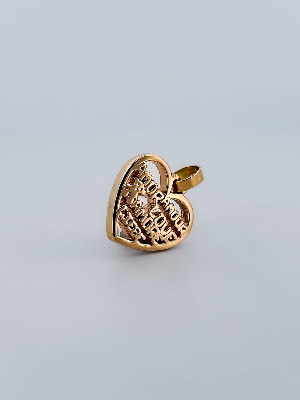 Comprar colgante de la firma Tous en forma de corazón realizado en oro amarillo de 18kt. Tous en oro amarillo de 18kt. Venta de joyas Tous segunda mano. Ian'Or.


