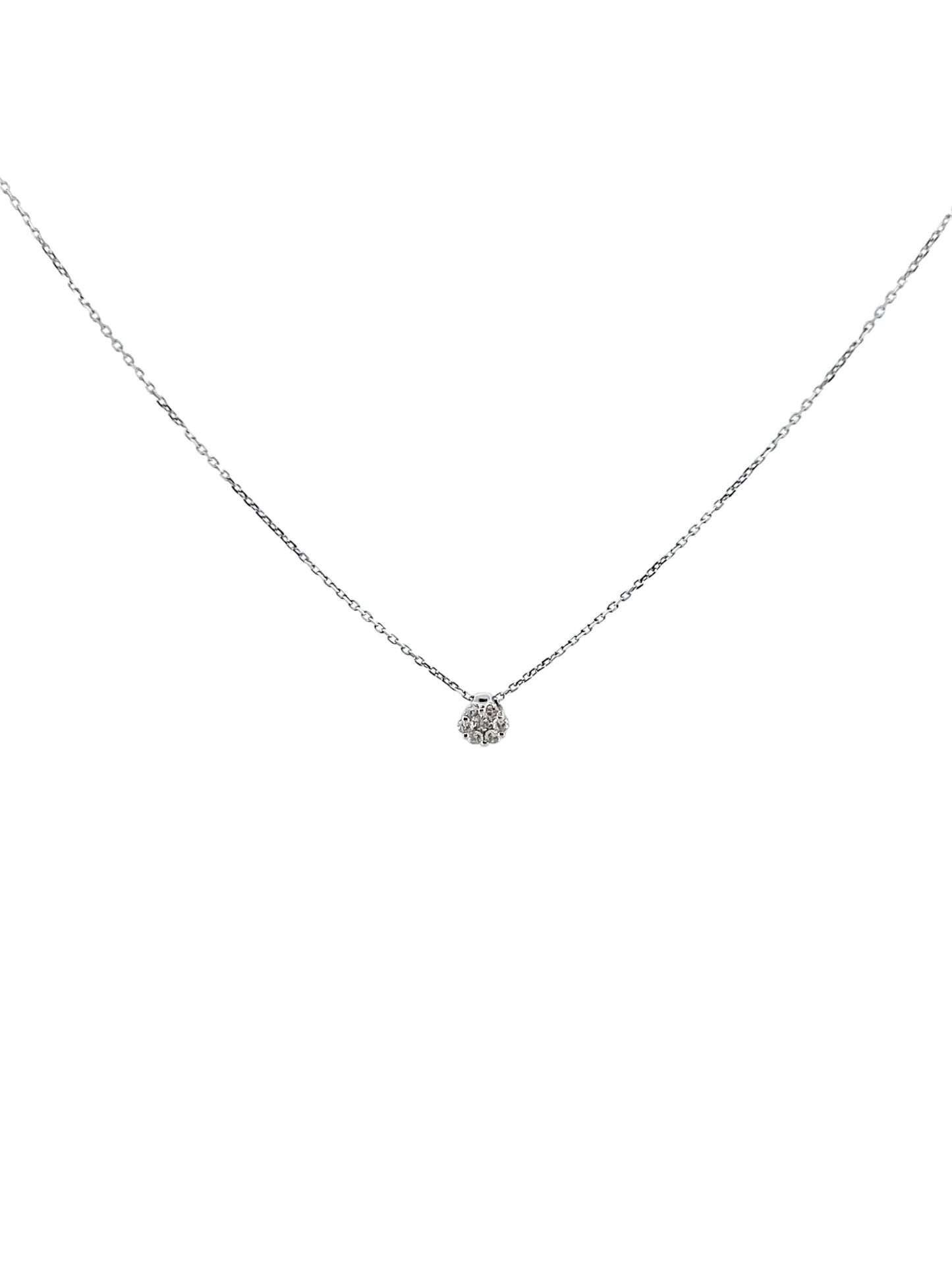 Comprar collar en oro blanco de 18kt compuesto por cadena forzada y colgante con 7 diamantes talla brillante. Cierre reasa. Joyería Compro Oro Barcelona. Ian'Or

