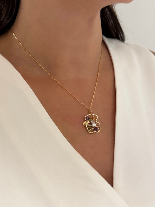 Comprar colgante TOUS de oro amarillo de 18kt con forma de osito y piedras de colores. Joyas Tous segunda mano. Restauramos joyas para darles una nueva vida.
