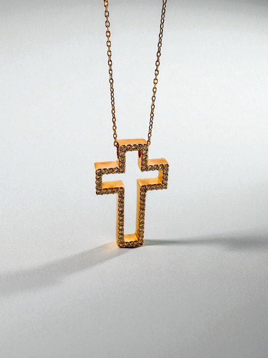 Comprar colgante en forma de cruz realizada en oro rosa de 18kt con brillantes. Cruces de oro y diamantes baratas. Joyería compro oro Ian'Or. Envío GRATIS.

