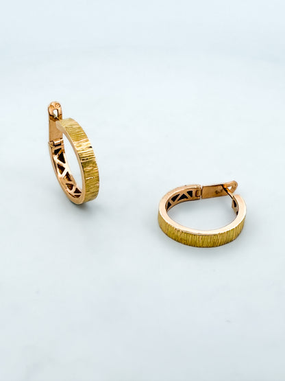Comprar pendientes aros oro amarillo 18kt. Pendientes de oro de 18kt baratos. Joyería Ian'Or. Envío gratis. Donde comprar y vender oro al mejor precio.

