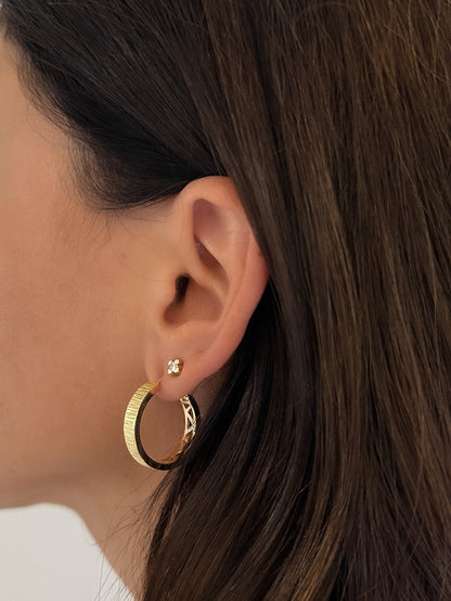 Comprar pendientes aros oro amarillo 18kt. Pendientes de oro de 18kt baratos. Joyería Ian'Or. Envío gratis. Donde comprar y vender oro al mejor precio.

