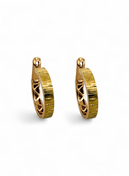 Comprar pendientes aros oro amarillo 18kt. Pendientes de oro de 18kt baratos. Joyería Ian'Or. Envío gratis. Donde comprar y vender oro al mejor precio.

