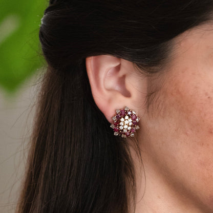 Comprar pendientes de oro amarillo de 18kt con 20 diamantes y 10 rubíes talla brillante en cada pendiente. Joyas segunda mano. Joyas restauradas. Envío gratis.