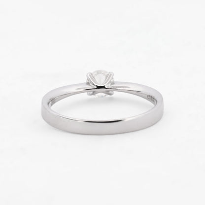 Comprar Solitario de la firma RABAT en oro blanco de 18kt con un diamante talla brillante con engaste en 4 grapas de 0,40ct el interio . Joyas Rabat al mejor precio. Envío GRATIS.