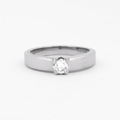 Solitario realizado en oro blanco y diamante. Joyas de segunda mano baratas. Joyas restauradas. Joyería Ian'Or. Envío gratis. Joyería Ian'Or Barcelona